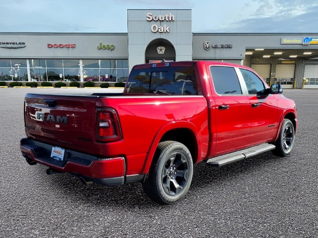 New 2027 Molten Red Pearl-Coat Exterior Paint RAM Big Horn/Lone Star image 3