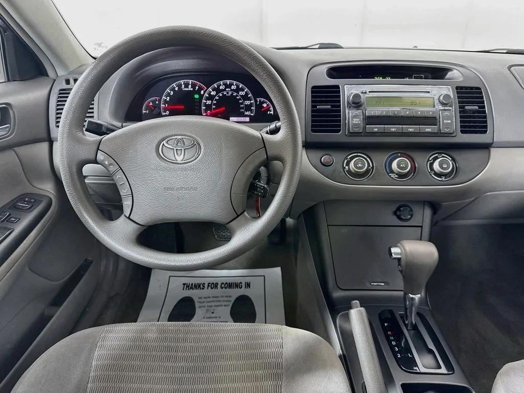 Used 2005 Lunar Mist Metallic Toyota STD image 25