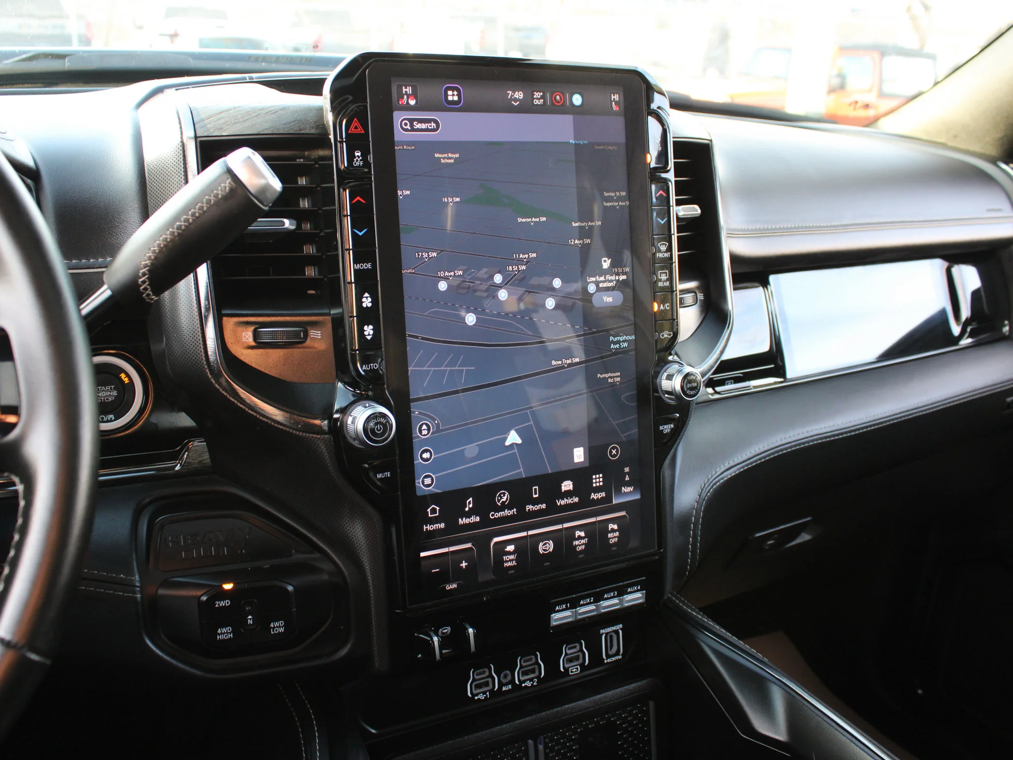 Certified Used 2025 Black RAM Limited * No Accidents | Cummins Diesel | Night Edition | 5th Wheel & Gooseneck | Apple CarPlay image 30