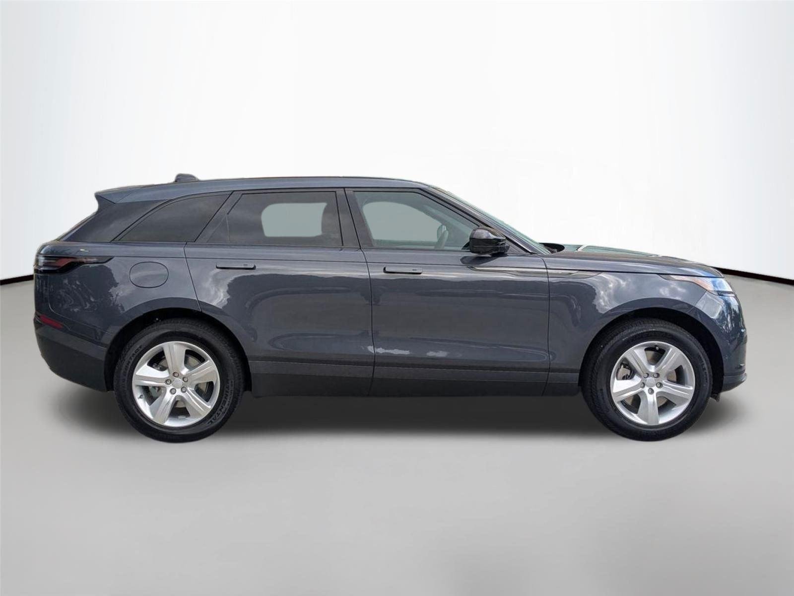 Used 2026  Land Rover S image 4