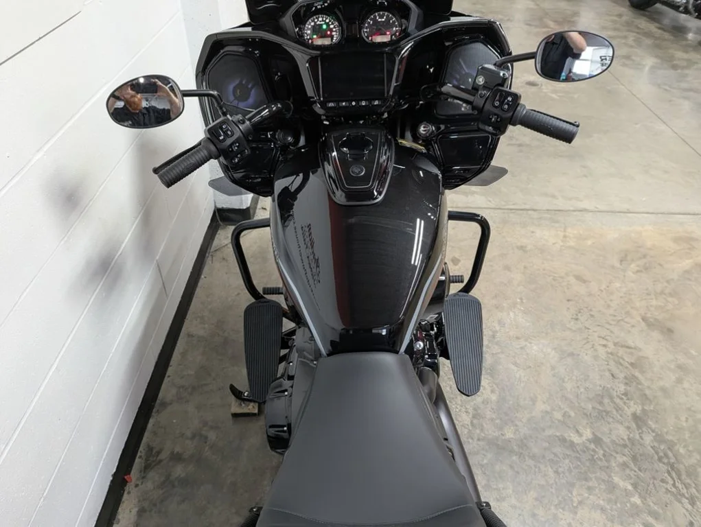 New 2026  Abyss Metallic / Red Alert Indian Motorcycle  image 14