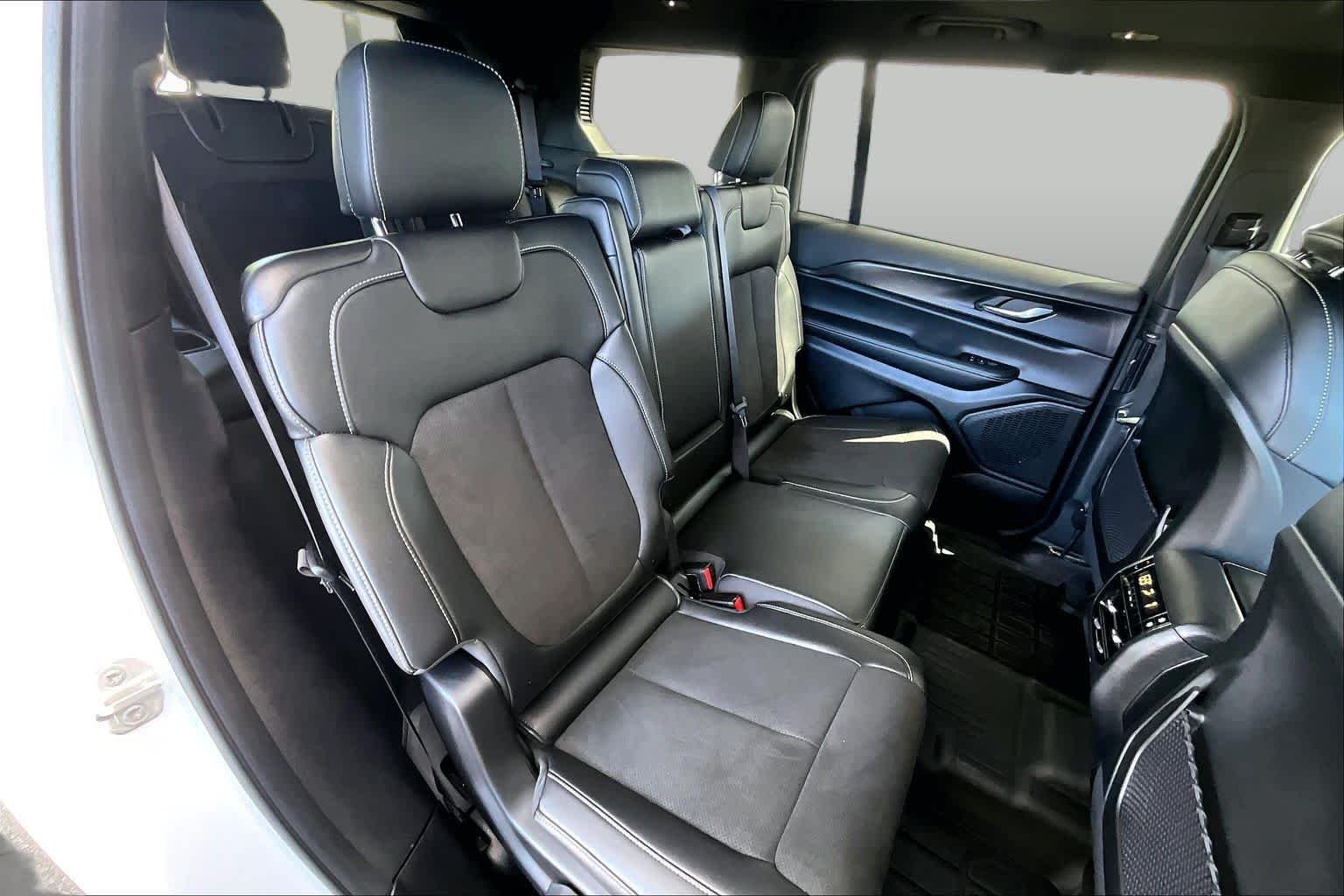 Used 2025 Bright White Clearcoat Jeep Altitude X image 21