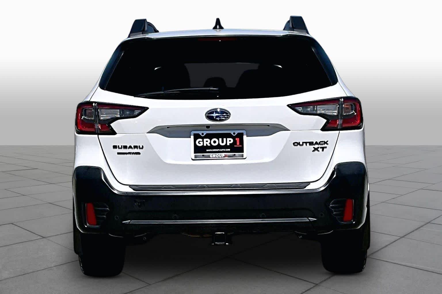 Used 2022 Crystal White Pearl Subaru Onyx Edition XT image 5