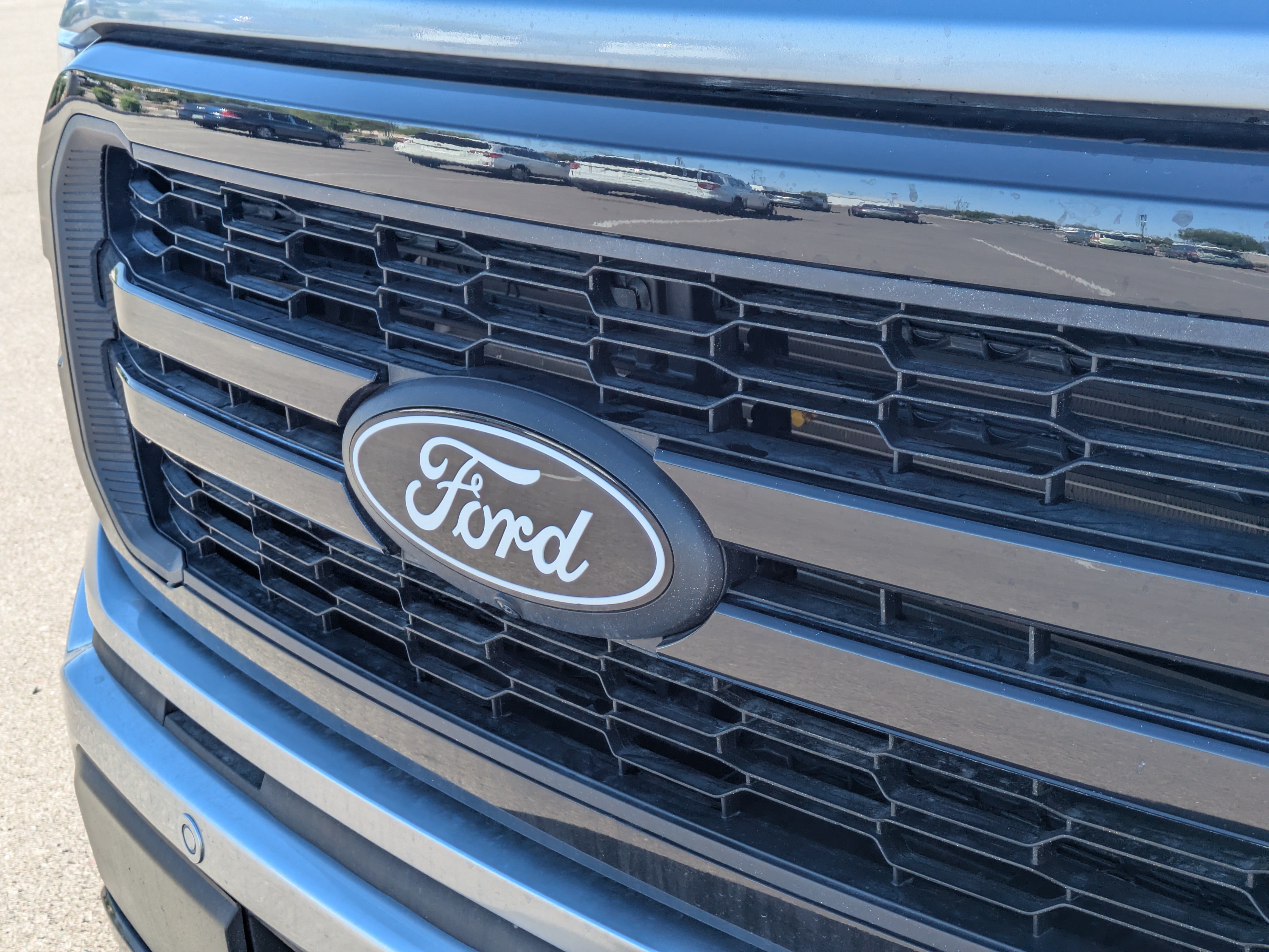 Used 2024 Silver Ford LARIAT image 9
