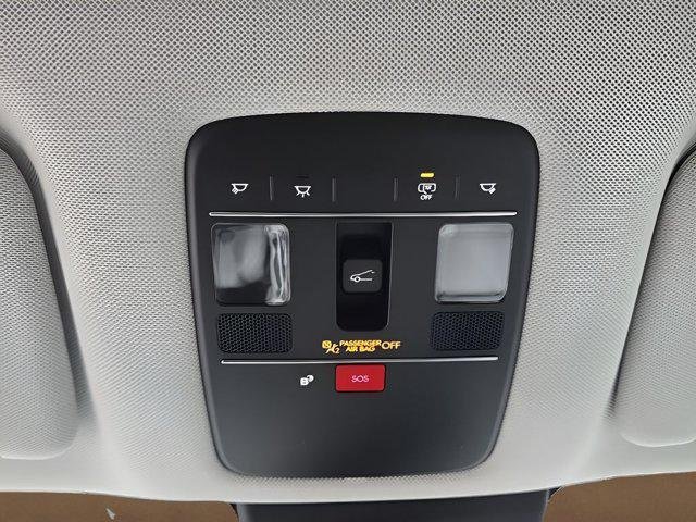 New 2026 White Hyundai SEL Premium 8P image 39