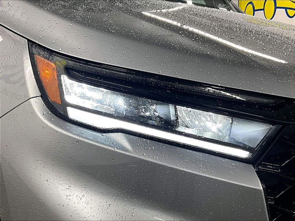 Used 2025 Silver Honda TrailSport image 34