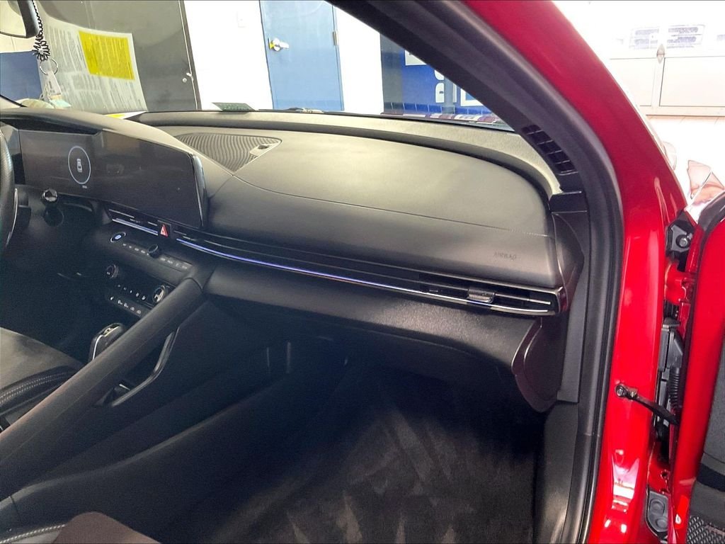 Used 2025 Red Hyundai Base image 13