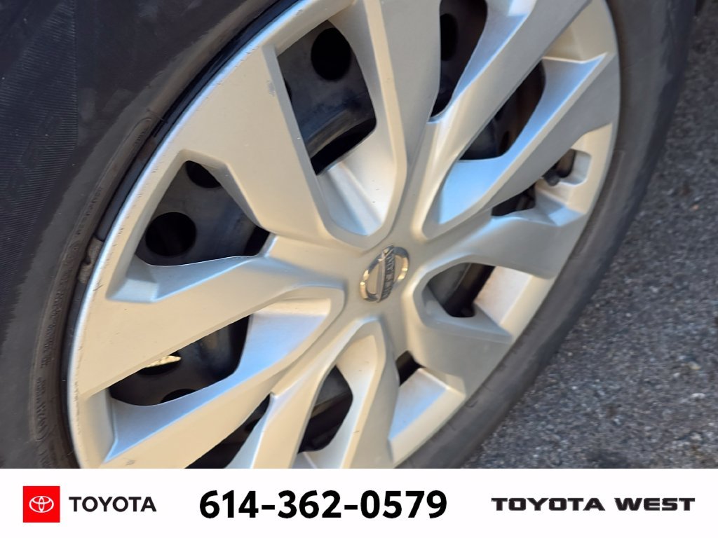 Used 2017 Gray Nissan S image 10