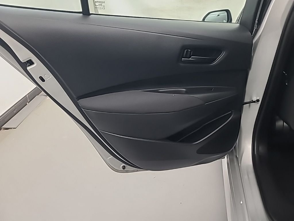 2025 Toyota Corolla LE - Photo 19