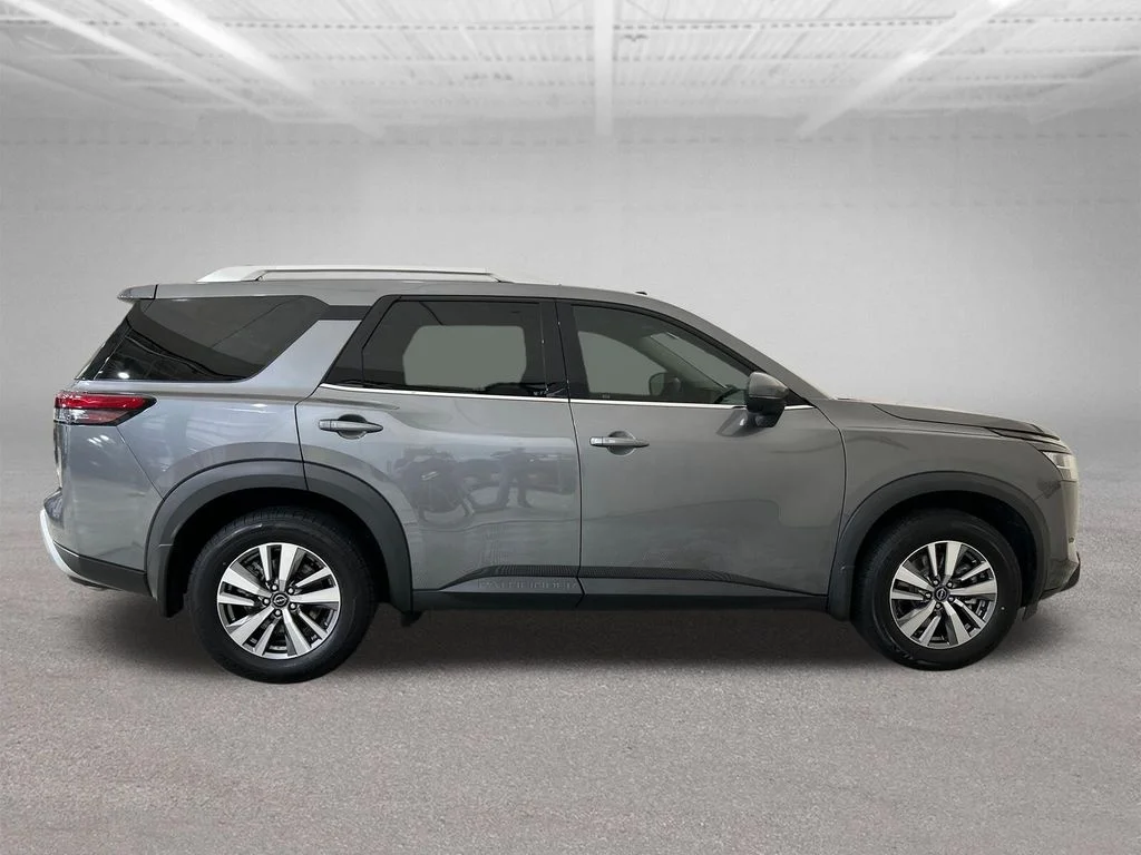 Used 2023 Gray Nissan SL image 7