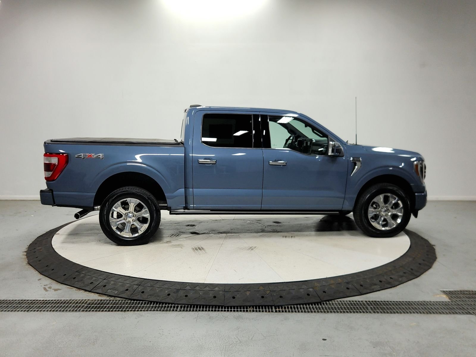 Used 2023 Azure / Gray Metallic Ford Platinum image 9