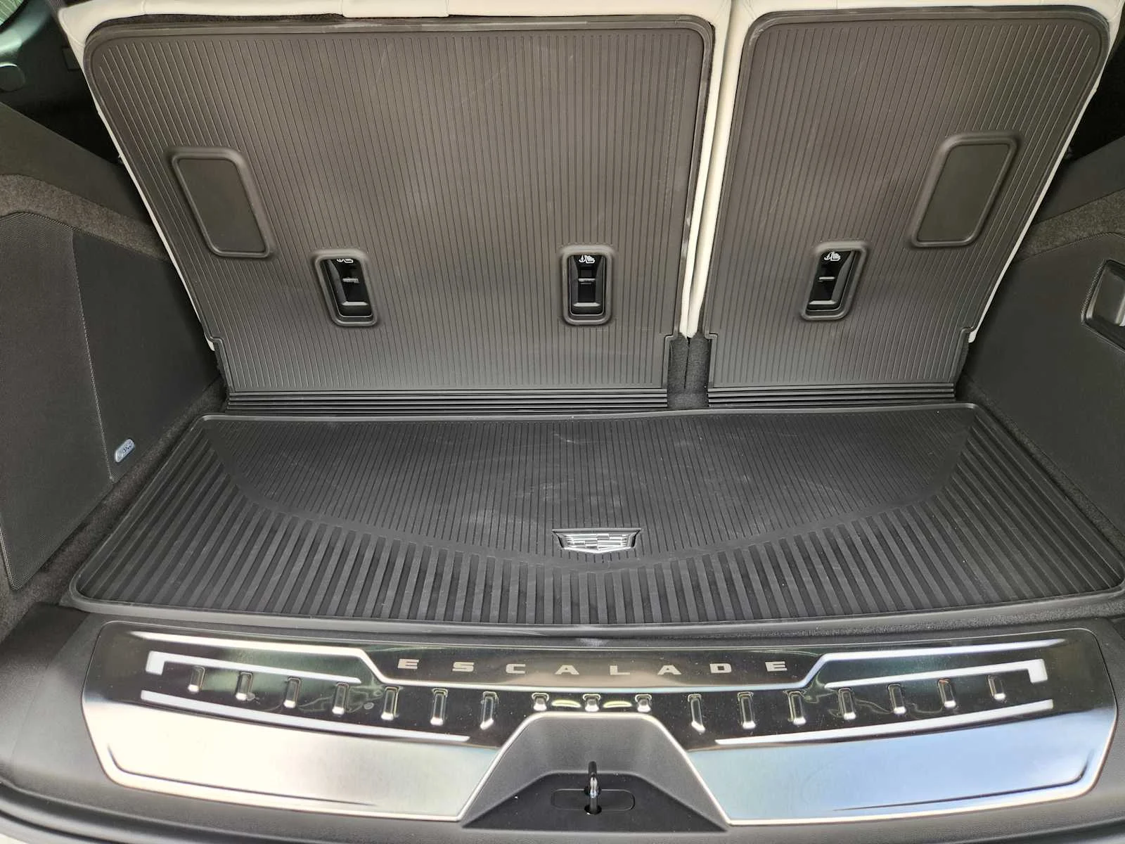 2026 Cadillac Escalade Platinum Sport - Photo 23