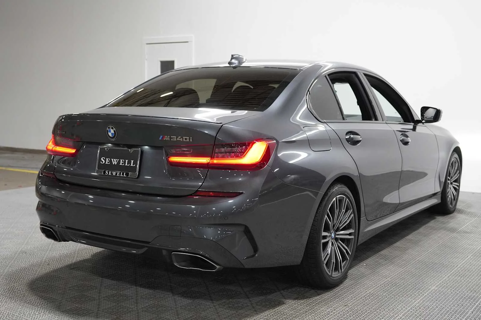 Used 2020 Mineral Gray Metallic BMW M340i xDrive image 12