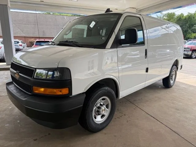2025 Chevrolet Express Cargo