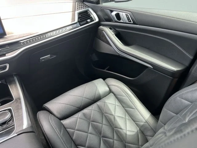 Used 2024 Black BMW sDrive40i image 21