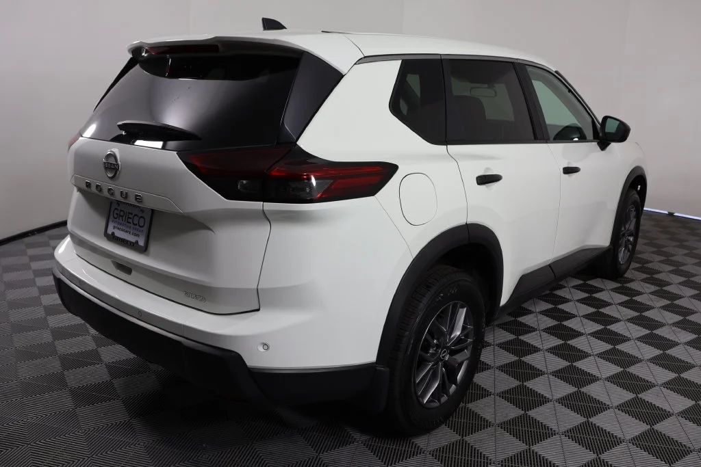 Used 2026 Glacier White Nissan S image 8