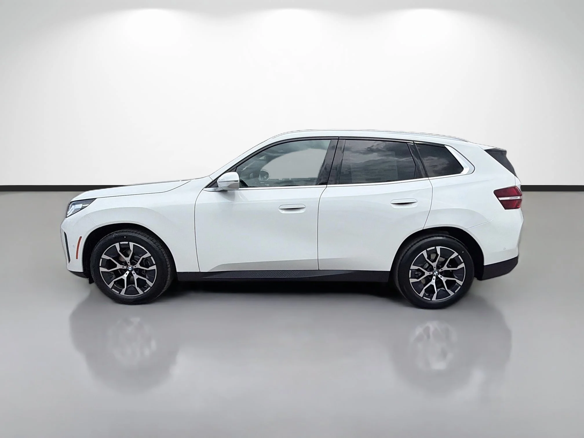 New 2026 Alpine White BMW 30 xDrive image 6