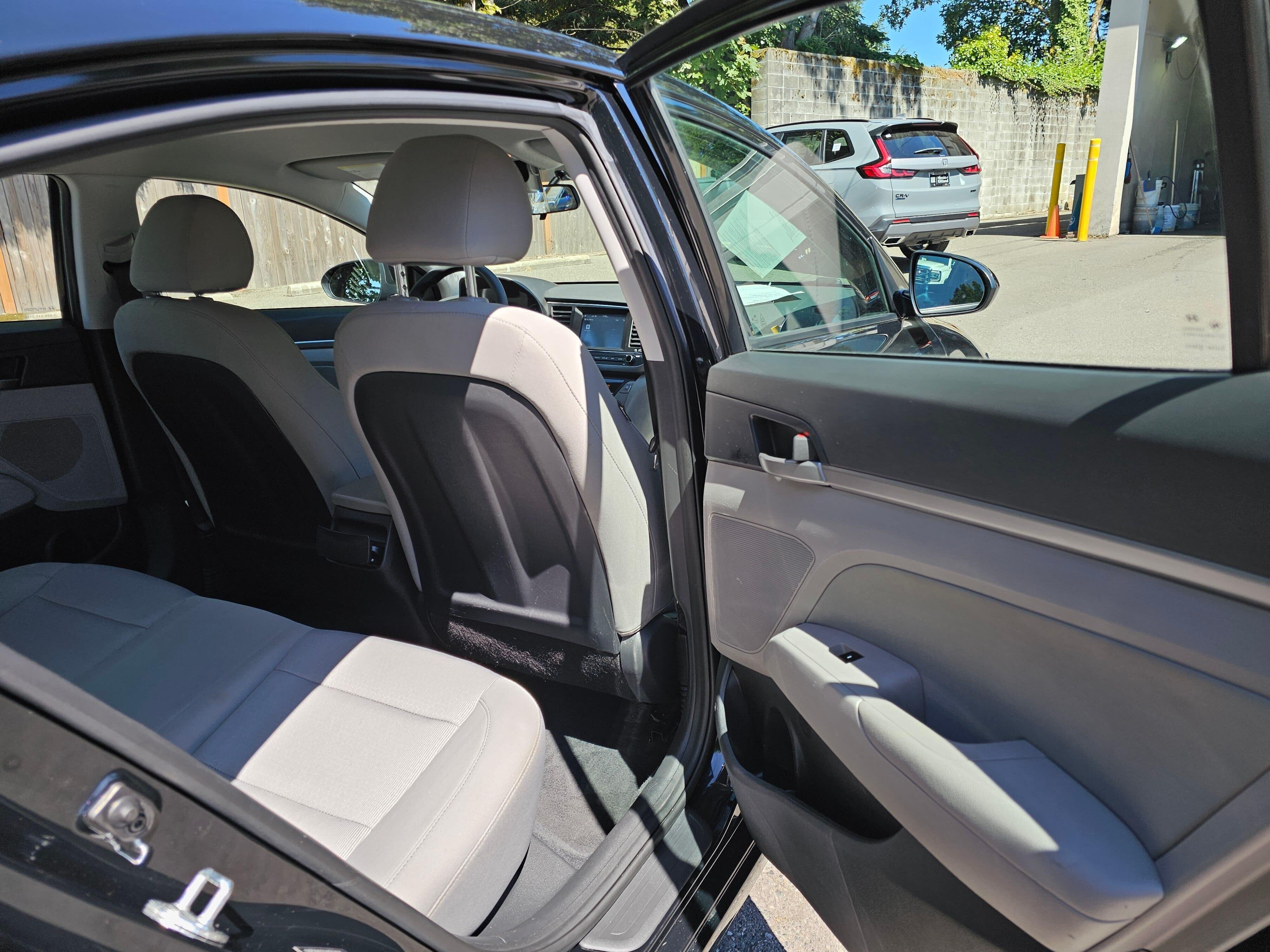 Used 2018 Phantom Black Hyundai SEL image 15