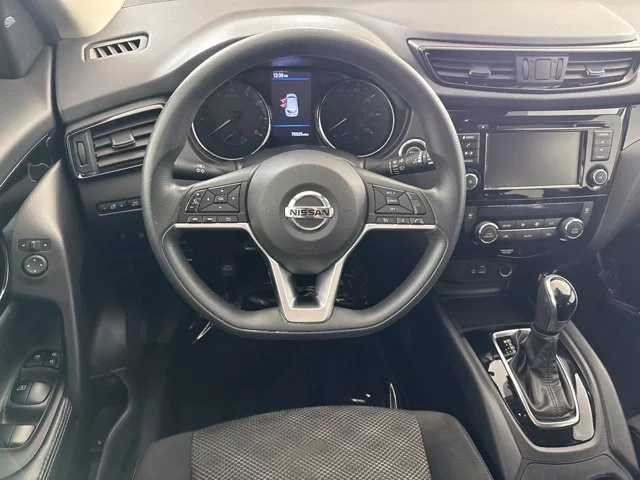 Used 2020 Gray Nissan SV image 27