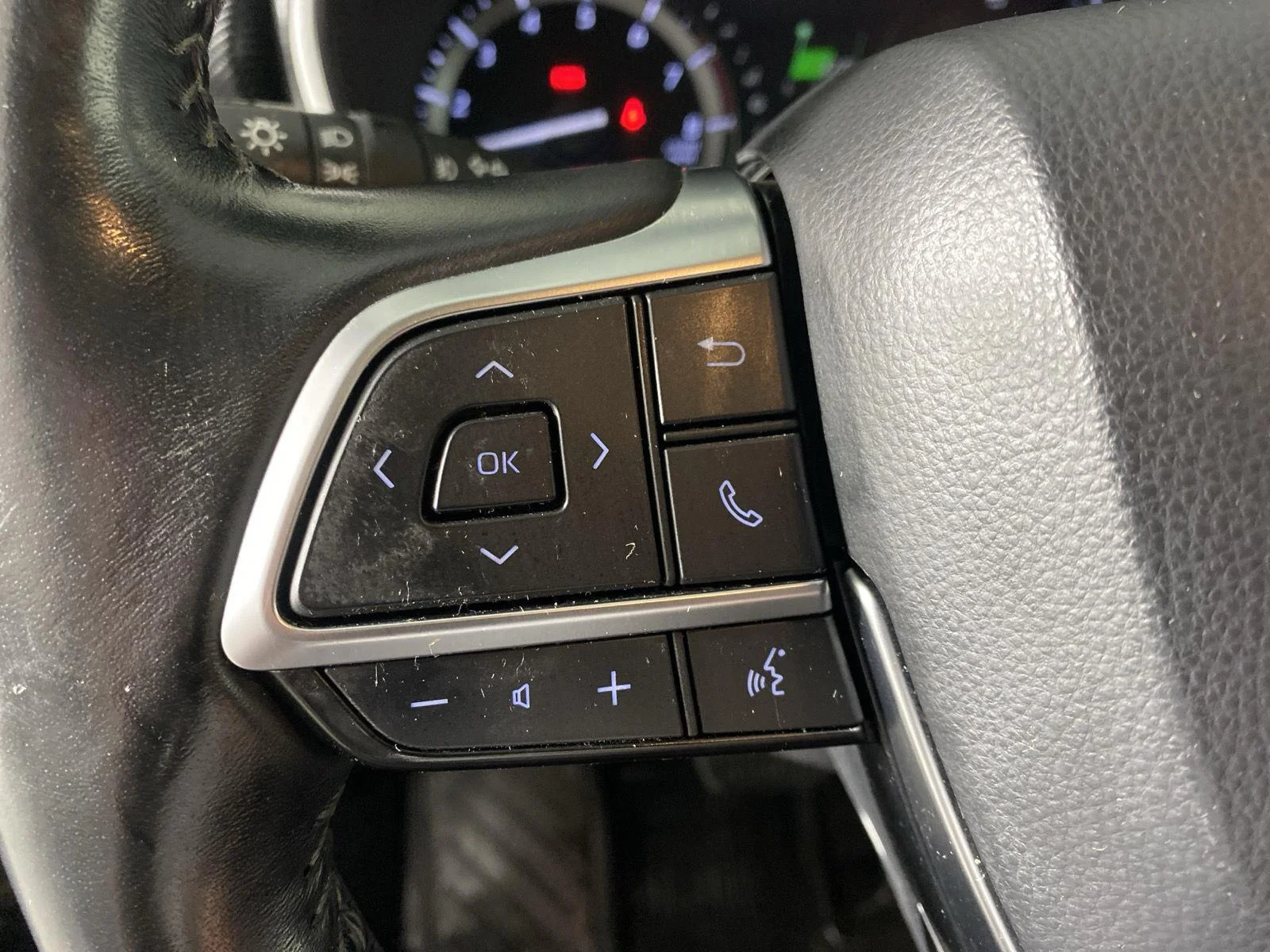 Used 2021 Midnight Black Metallic Toyota XSE image 25