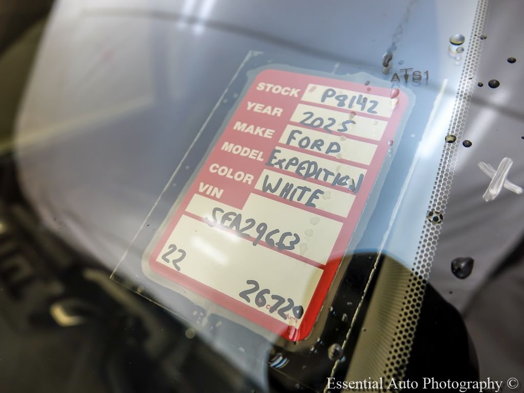 Used 2025 Oxford White Ford Active image 31