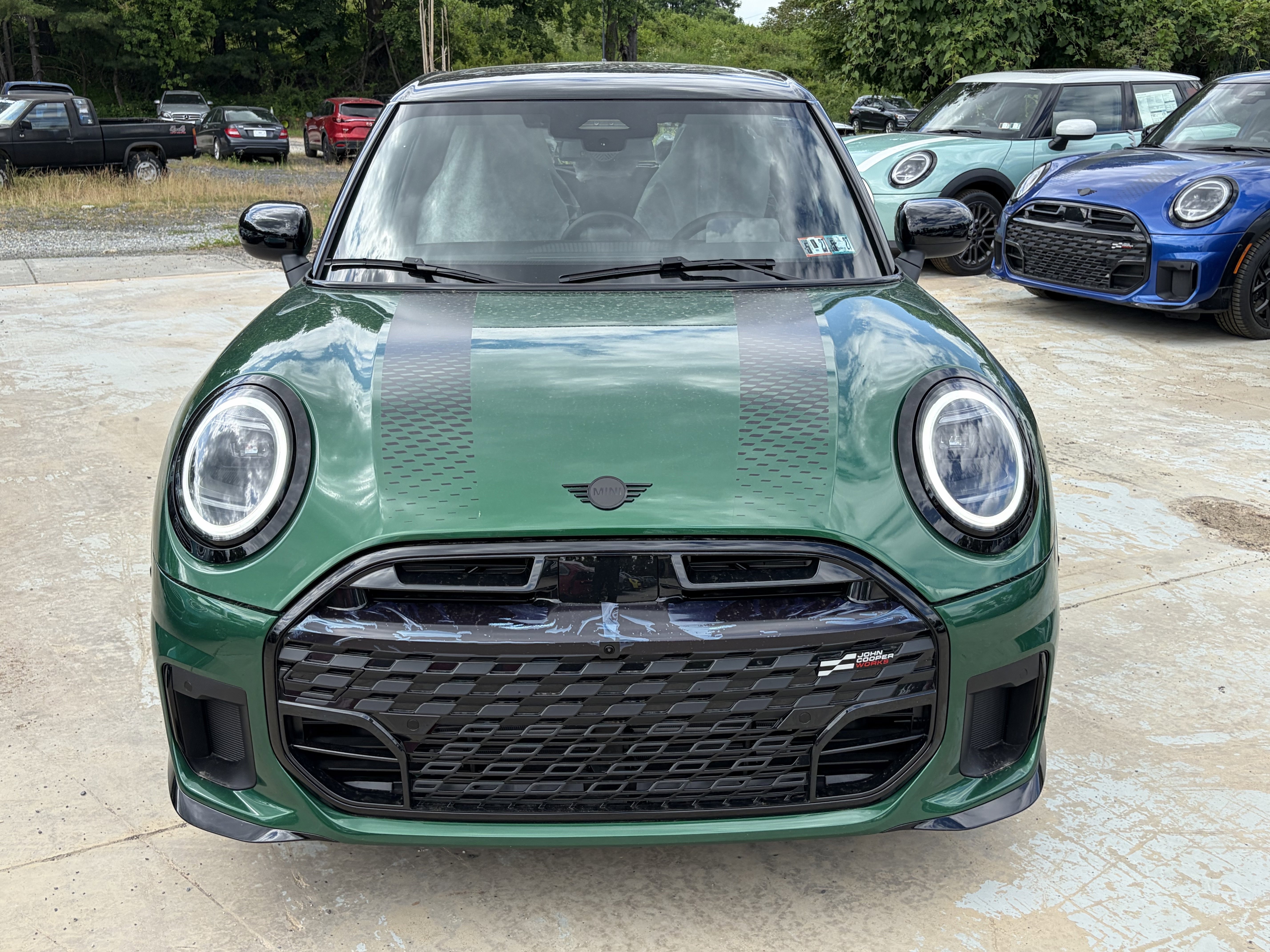New 2026 British Racing Green IV Metallic MINI Iconic image 2