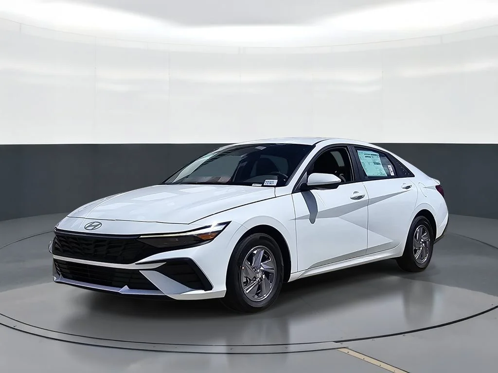 New 2026 White Hyundai SE image 1