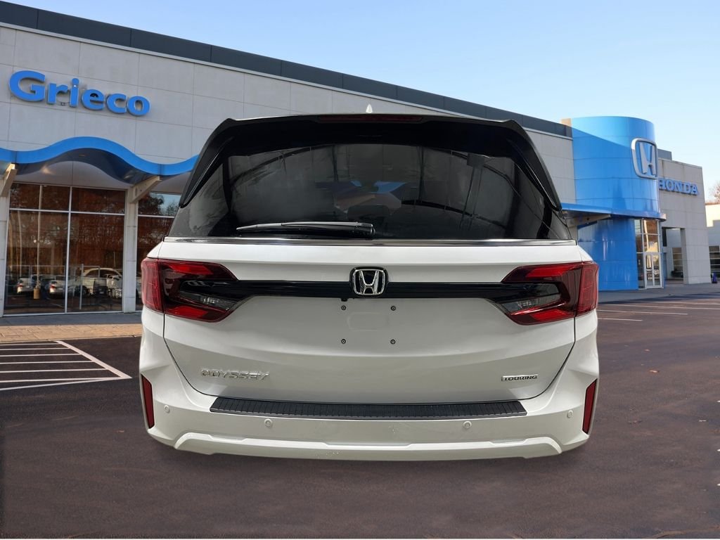 New 2026 Platinum White Pearl Honda Touring image 4