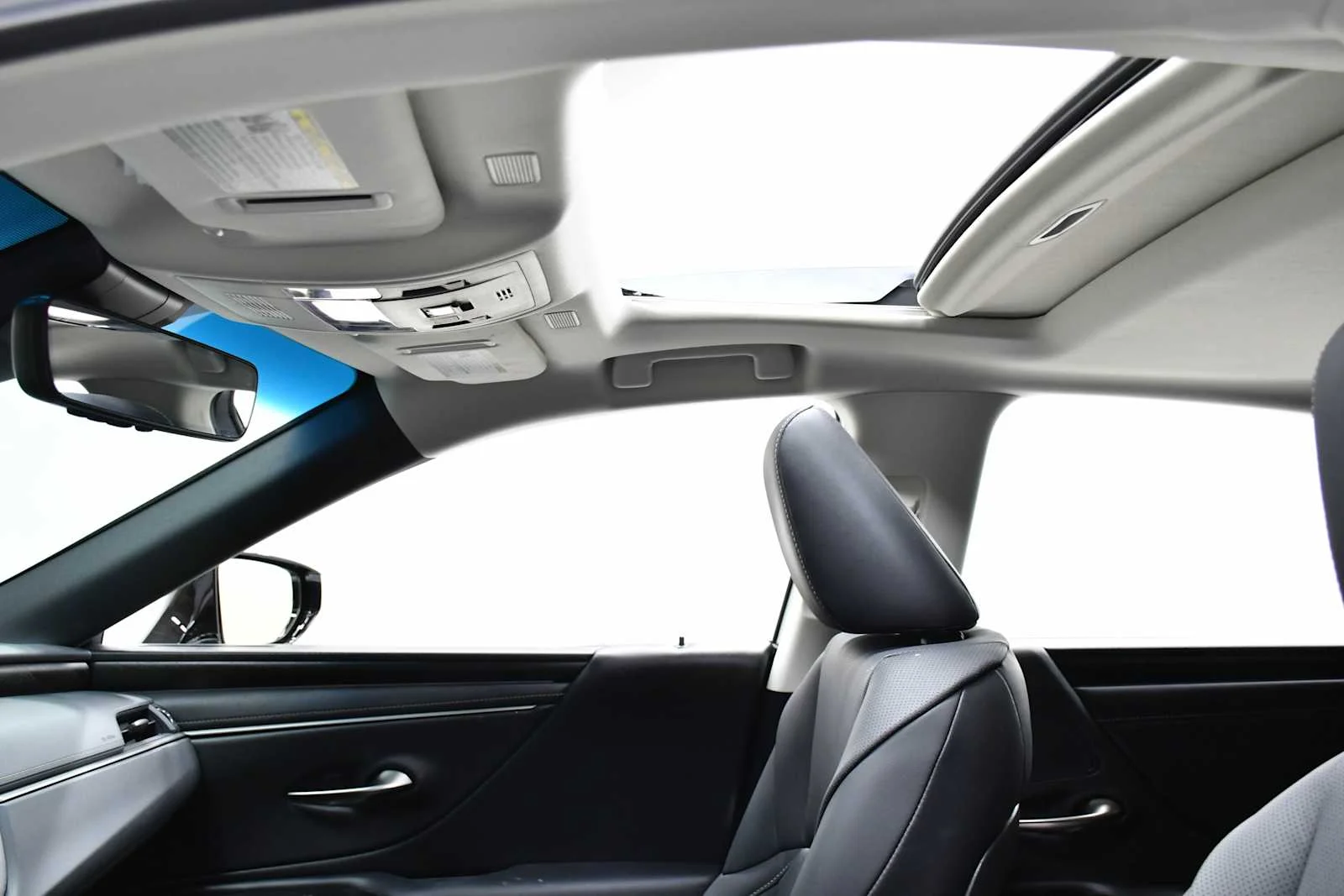 Certified Used 2024 IRIDIUM Lexus  image 11