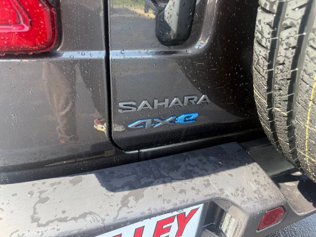 Used 2025 Gray Jeep Sahara 4xe image 45