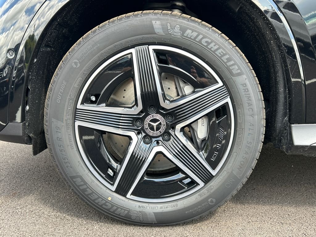 New 2027 Black Mercedes-Benz GLC 300 image 32