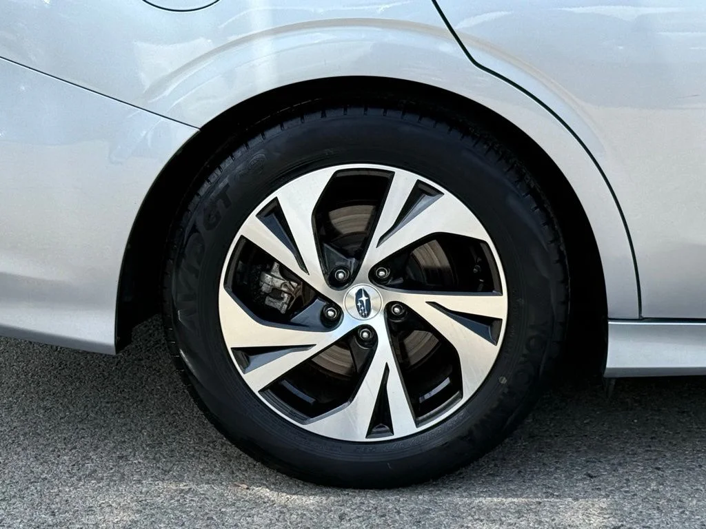 Used 2024 Silver Subaru Base image 7