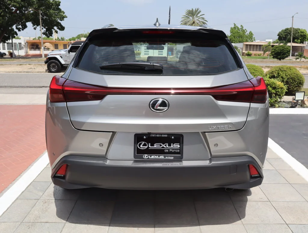 New 2026  Lexus 300h image 6