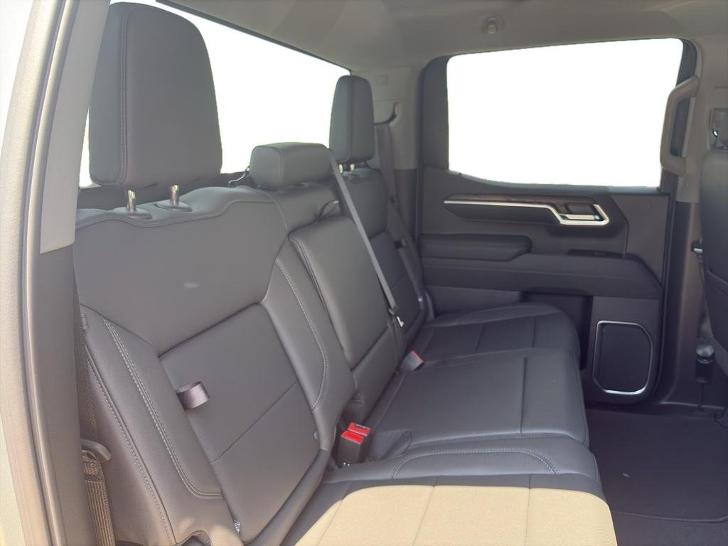 2026 GMC Sierra 1500 SLT - Photo 7