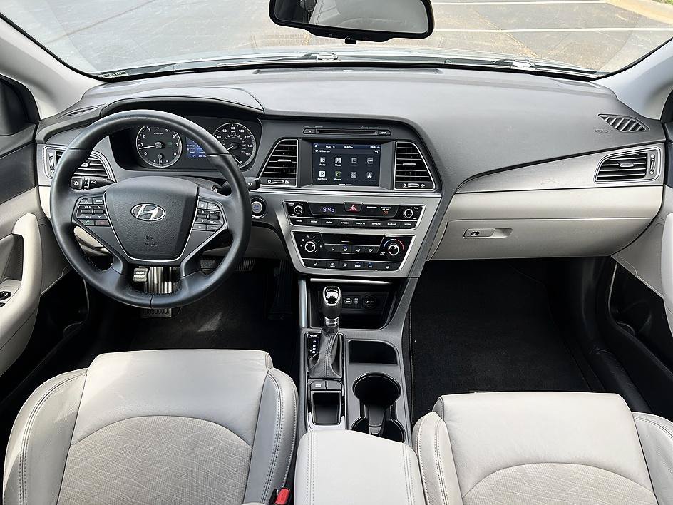 Used 2017 Shale Gray Metallic Hyundai Sport image 17