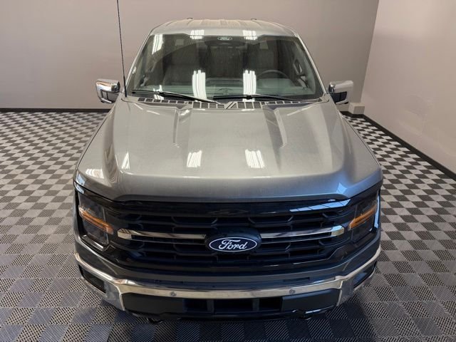 New 2026 Carbonized Gray Metallic Ford XLT image 5