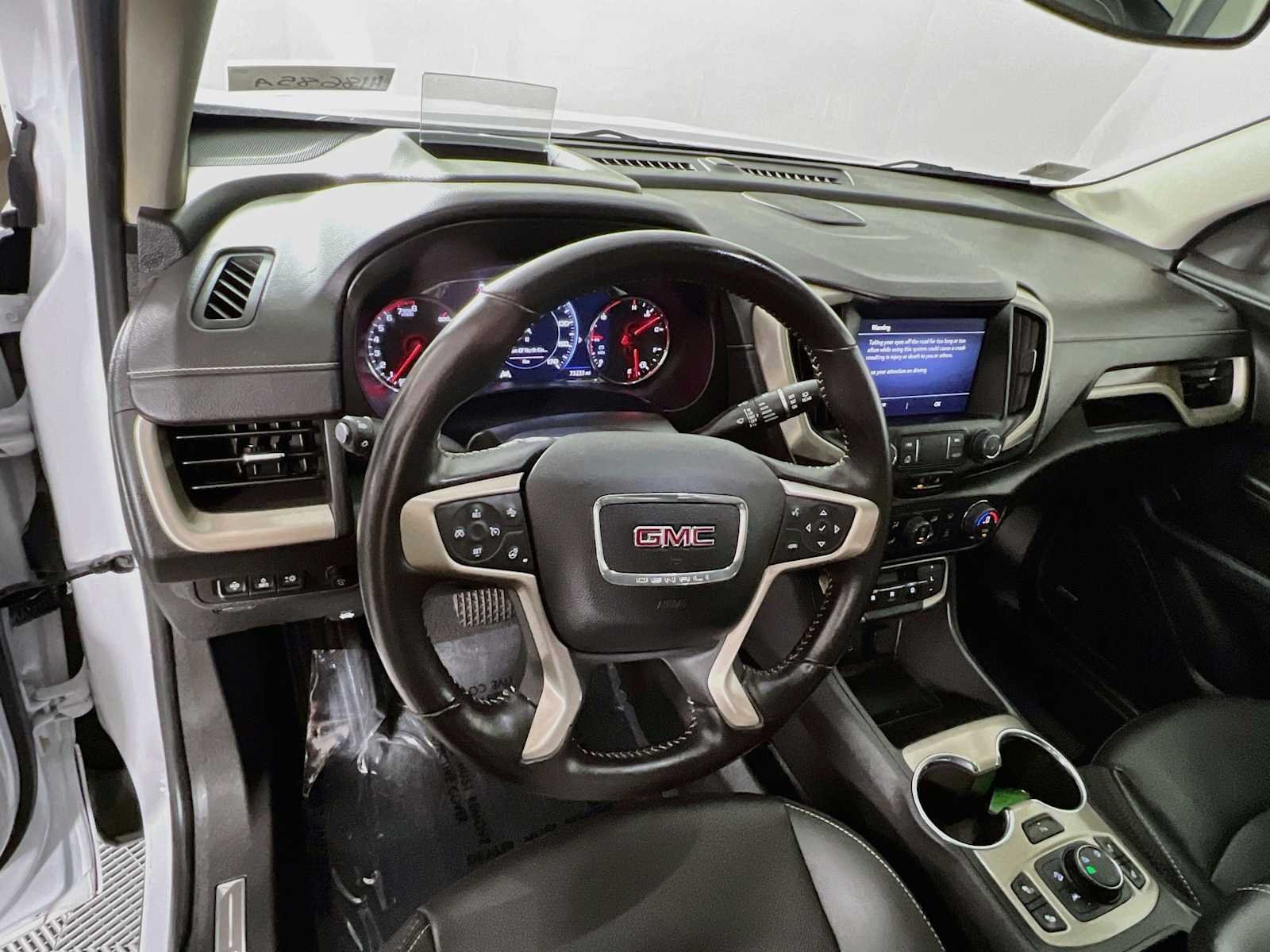 Used 2022 White Frost Tricoat GMC Denali image 11