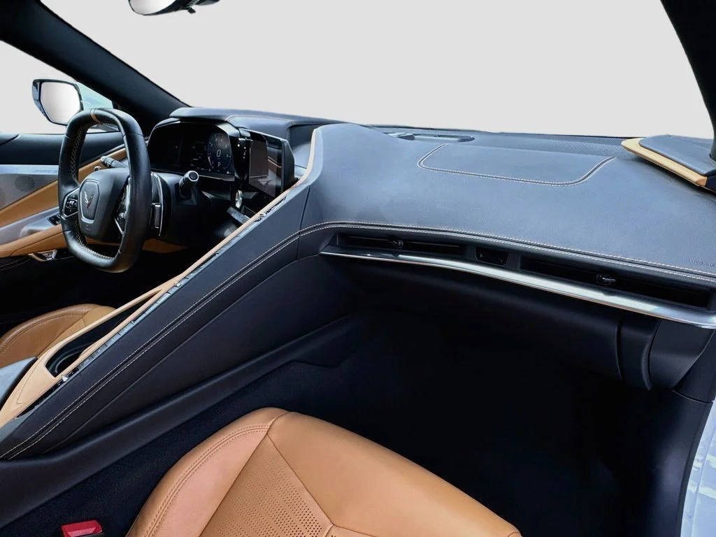 Used 2020 White Chevrolet Stingray image 34