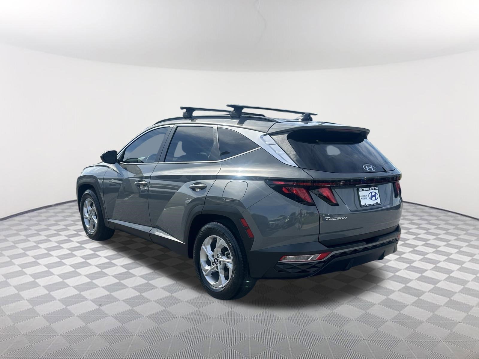 Used 2024 Hampton Gray Hyundai SEL image 7