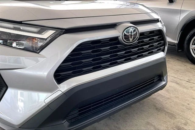 Used 2025 Silver Toyota LE image 27