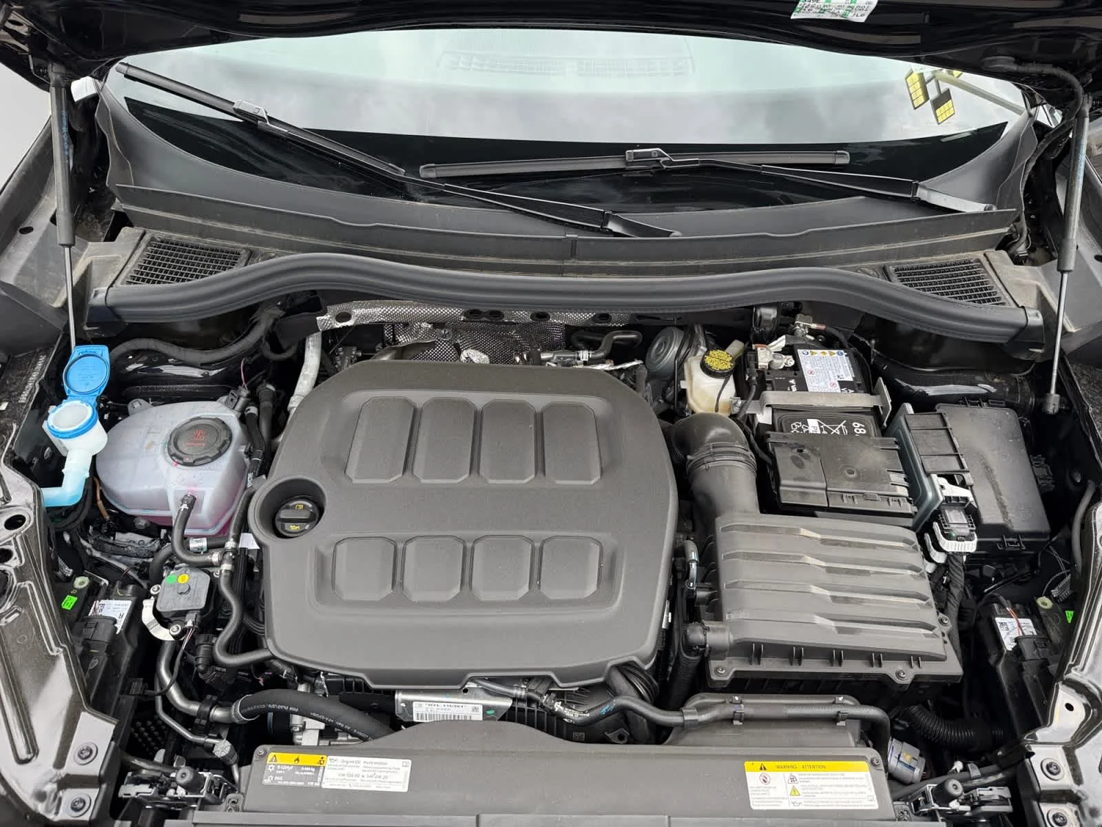 New 2026 Deep Black Pearl Volkswagen SE image 24