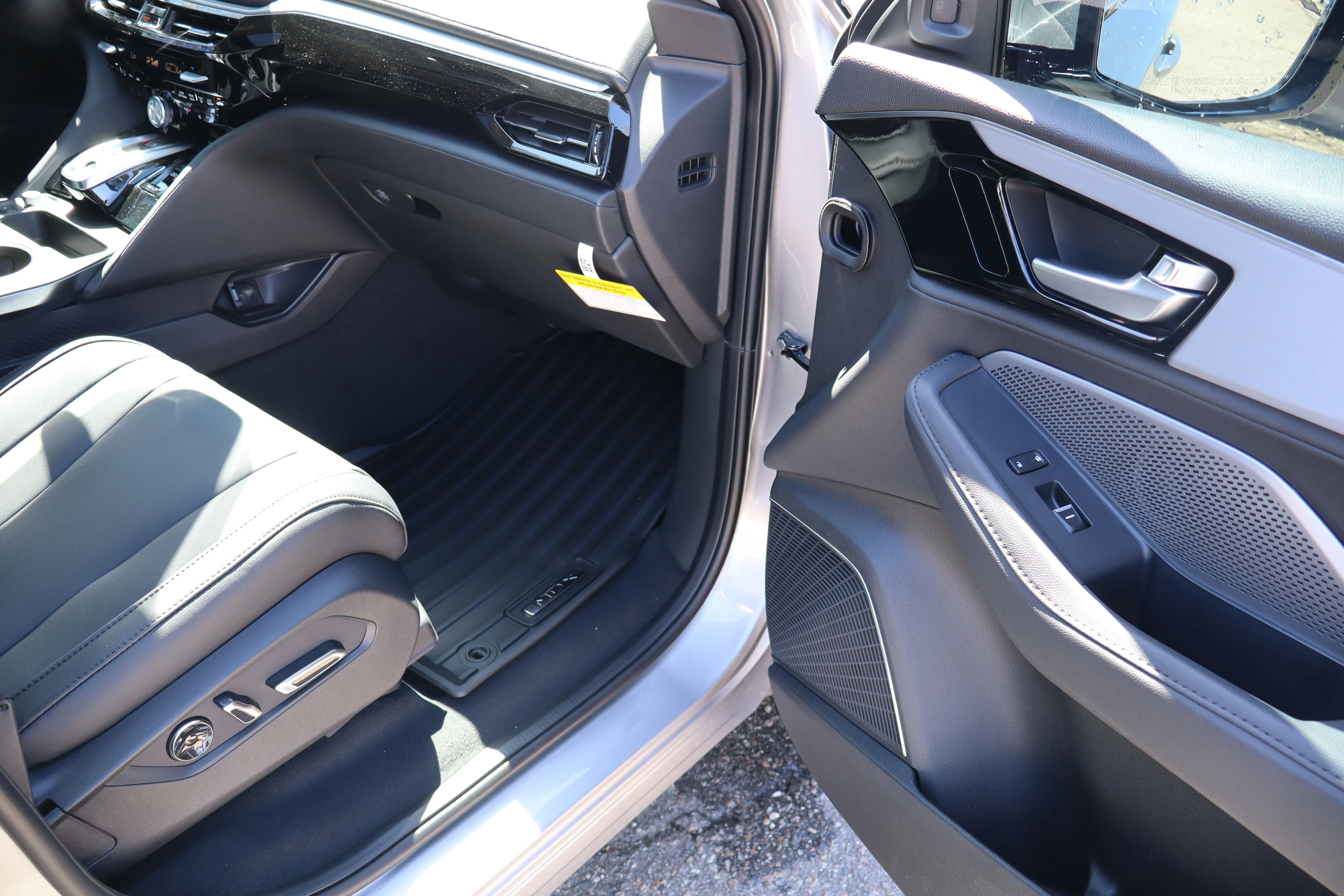 New 2026 Solar Silver Metallic Acura 4MDX image 33