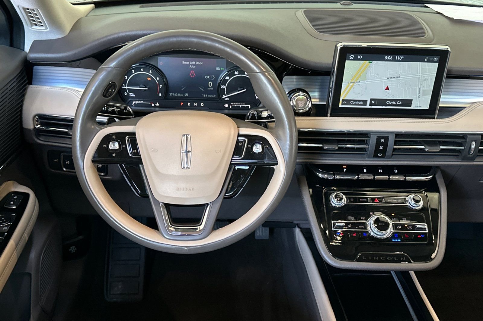 Used 2022 White Lincoln Standard image 14