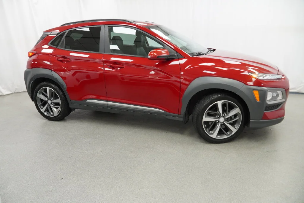 Used 2019 Red Hyundai Ultimate image 18