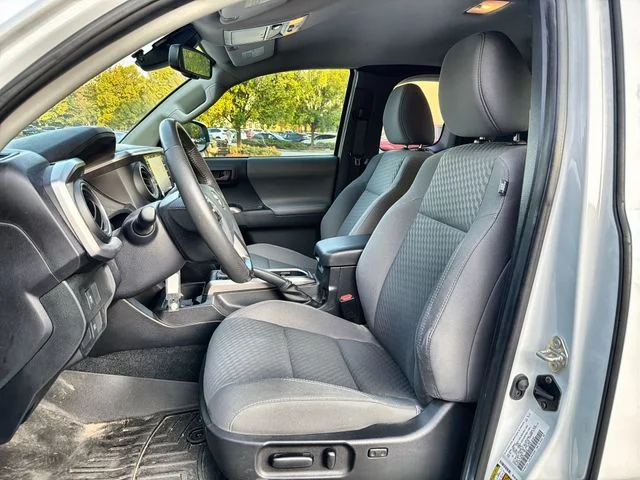 Used 2020 White Toyota SR5 image 11
