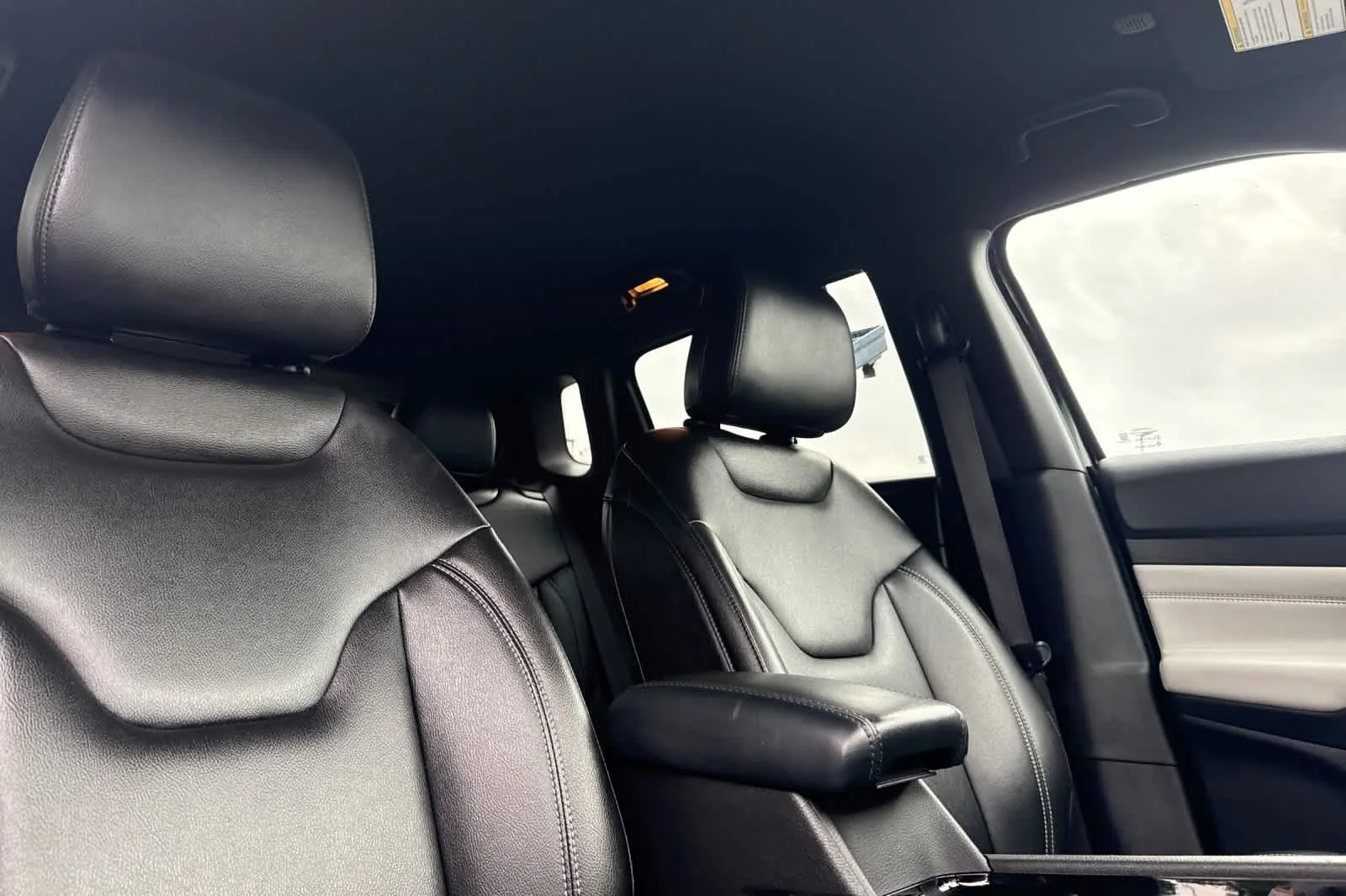 Certified Used 2025 Diamond Black Jeep Limited image 17