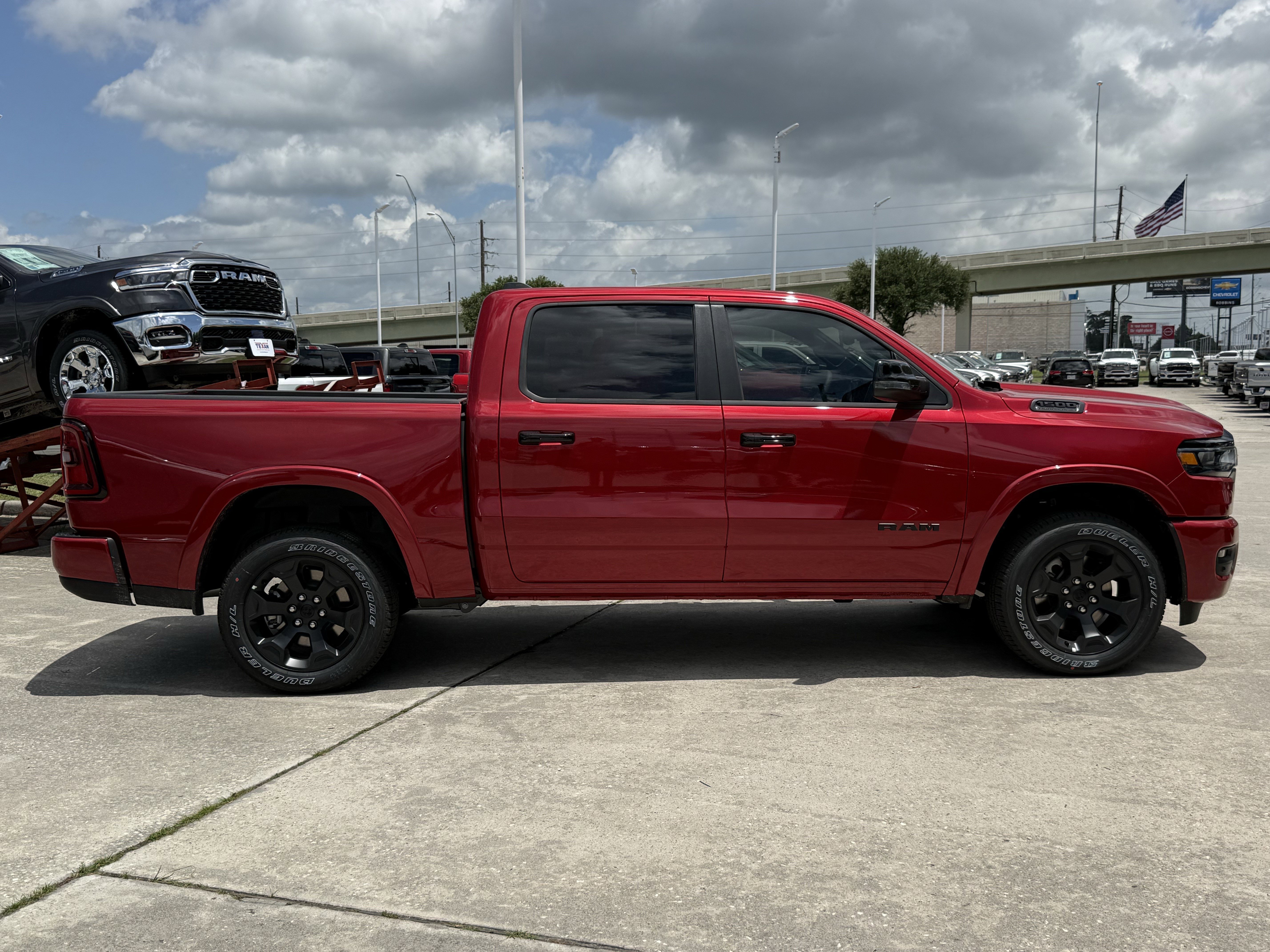 New 2026 Molten Red Pearl-Coat Exterior Paint RAM Lone Star image 3