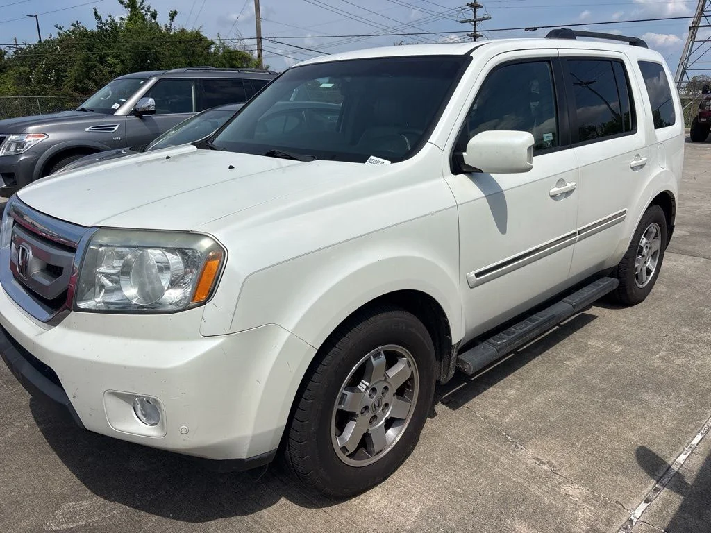 2011 Honda Pilot Touring w/ NAVI and RES's photo