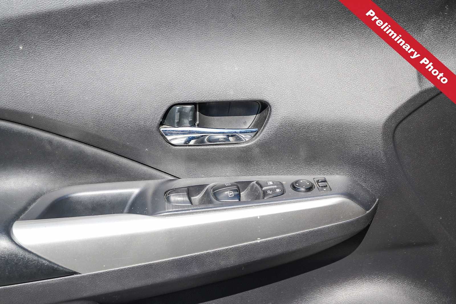 Used 2020 Gun Metallic/Monarch Orange Nissan SR image 15