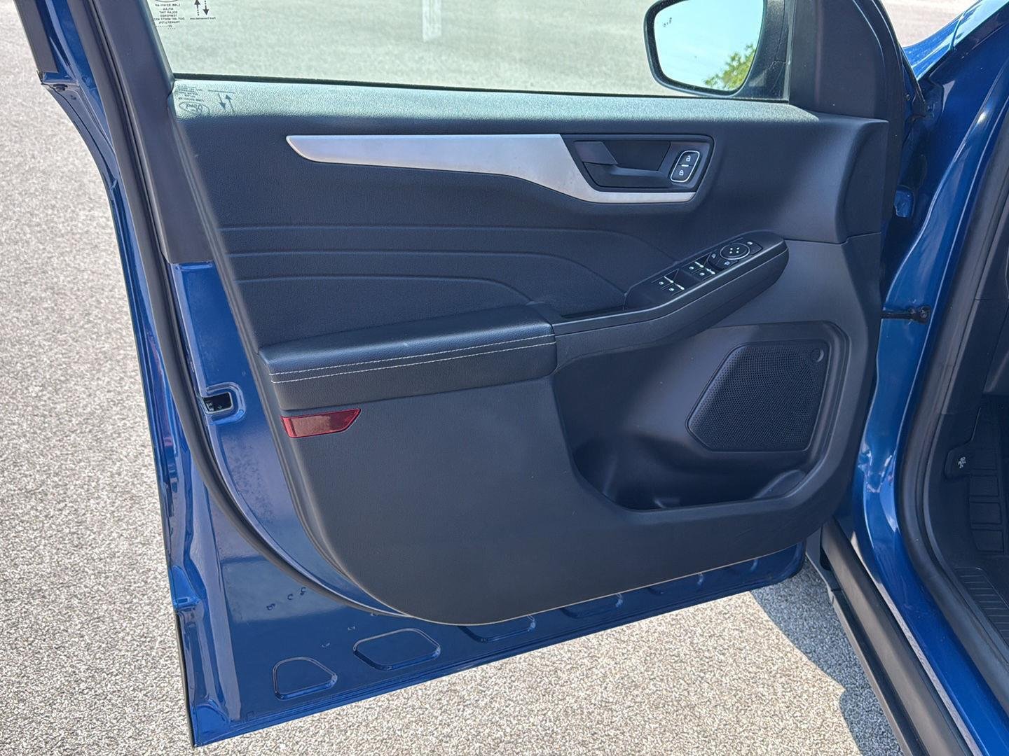 Used 2022 Atlas Blue Ford SE Hybrid image 17